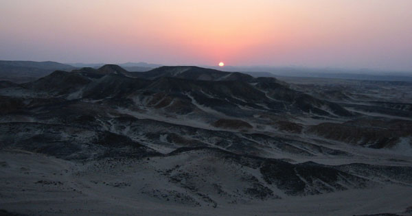 coucher de soleil sur le dsert